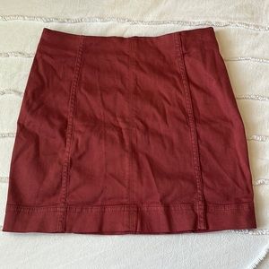 Maroon high waisted skirt! Fitted!
